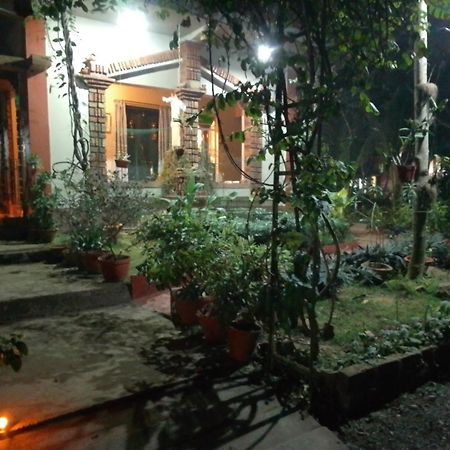 Perch Villa Homestay Shānti Niketan Buitenkant foto